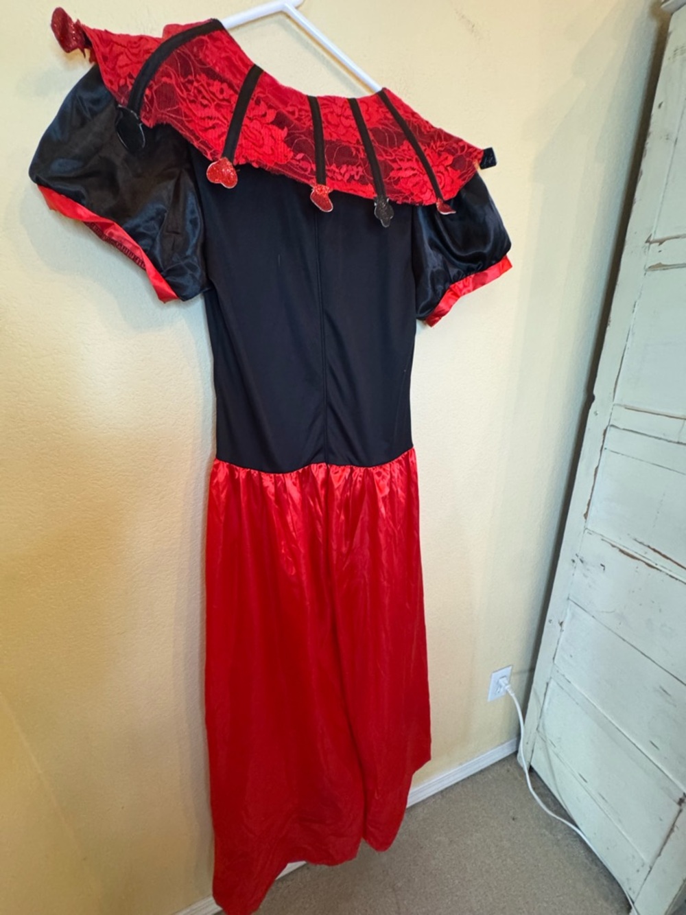 Deluxe Queen of Hearts Halloween costume by Leg Avenue Size XL - Picture 6 of 6